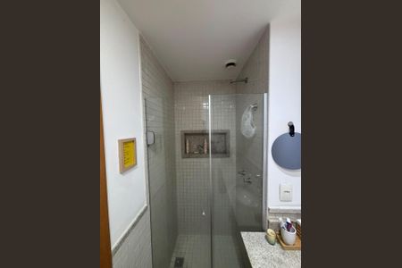 Apartamento à venda com 76m², 2 quartos e 1 vaga Apartamento à venda com 76m², 2 quartos e 1 vagaBanheiro