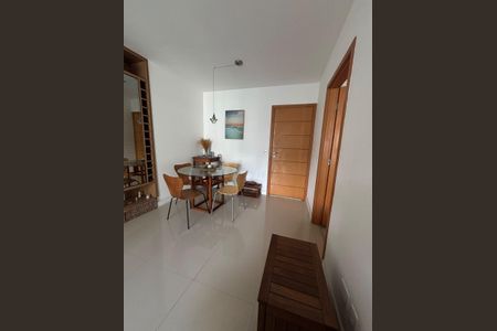 Apartamento à venda com 76m², 2 quartos e 1 vaga Apartamento à venda com 76m², 2 quartos e 1 vagaSala de Jantar