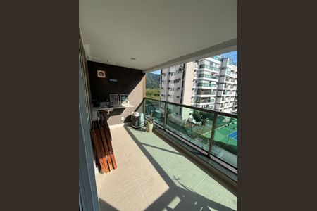 Apartamento à venda com 76m², 2 quartos e 1 vaga Apartamento à venda com 76m², 2 quartos e 1 vagaVaranda