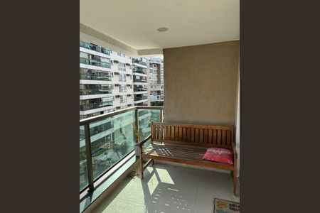 Apartamento à venda com 76m², 2 quartos e 1 vaga Apartamento à venda com 76m², 2 quartos e 1 vagaVaranda