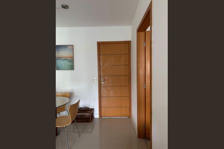 Apartamento à venda com 76m², 2 quartos e 1 vaga Apartamento à venda com 76m², 2 quartos e 1 vagaSala de Jantar