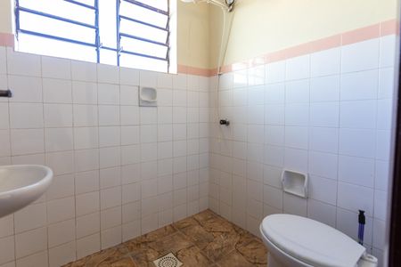 Banheiro de serviço de casa à venda com 3 quartos, 190m² em Jardim Carlos Gomes, Campinas