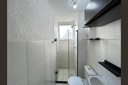 Banheiro de apartamento para alugar com 2 quartos, 42m² em Madureira, Rio de Janeiro