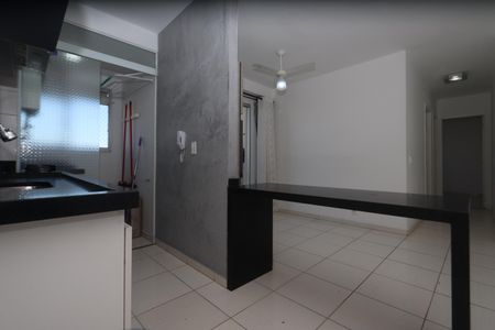 Cozinha de apartamento para alugar com 2 quartos, 50m² em Vila Ema, São Paulo