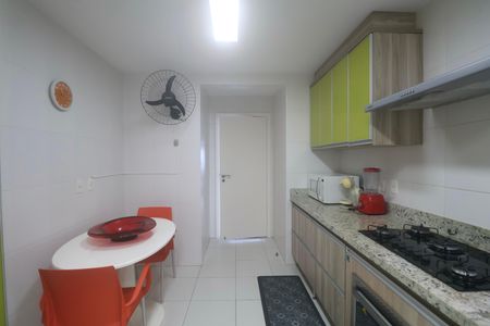 Cozinha de apartamento para alugar com 4 quartos, 70m² em Centro, Guarujá