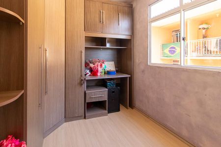Quarto 1 de apartamento para alugar com 2 quartos, 48m² em Campo de Santana, Curitiba