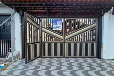 Casa para alugar com 90m², 2 quartos e 4 vagas Casa para alugar com 90m², 2 quartos e 4 vagasFachada