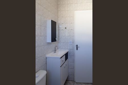 Banheiro de apartamento para alugar com 2 quartos, 45m² em Jardim Maria Dirce, Guarulhos