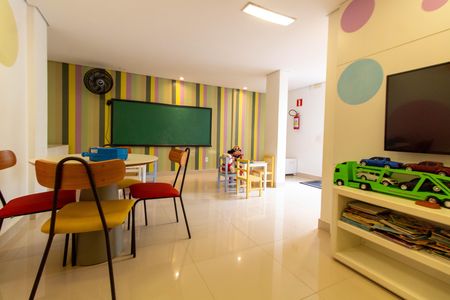 Apartamento à venda com 57m², 2 quartos e 2 vagas Apartamento à venda com 57m², 2 quartos e 2 vagasÁREA COMUM - BRINQUEDOTECA