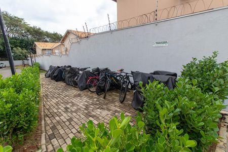 Apartamento à venda com 57m², 2 quartos e 2 vagas Apartamento à venda com 57m², 2 quartos e 2 vagasÁREA COMUM - BICICLETARIO