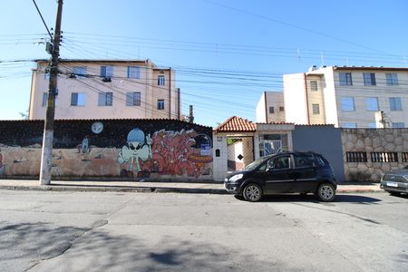 Fachada de apartamento para alugar com 2 quartos, 48m² em Itaquera, São Paulo