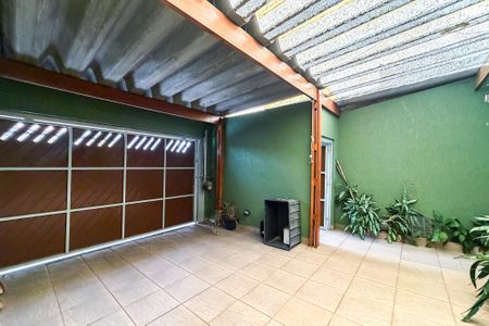 Garagem de casa à venda com 2 quartos, 132m² em Quarta Parada, São Paulo