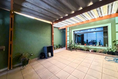 Garagem de casa à venda com 2 quartos, 132m² em Quarta Parada, São Paulo