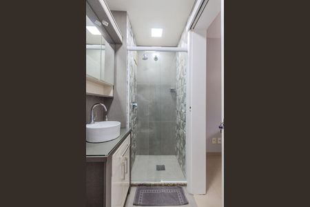 Banheiro da Suíte de apartamento para alugar com 3 quartos, 64m² em Cristal, Porto Alegre