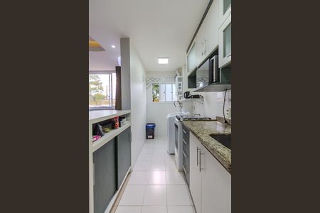 Cozinha e Área de Serviço de apartamento para alugar com 3 quartos, 64m² em Cristal, Porto Alegre