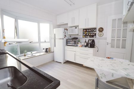 Cozinha de casa para alugar com 3 quartos, 300m² em Santa Teresinha, São Paulo