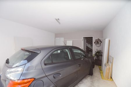 Garagem de casa para alugar com 3 quartos, 300m² em Santa Teresinha, São Paulo