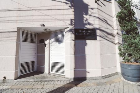 Fachada de casa para alugar com 3 quartos, 300m² em Santa Teresinha, São Paulo