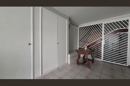 Apartamento à venda com 116m², 2 quartos e sem vaga Apartamento à venda com 116m², 2 quartos e sem vagaHall de entrada