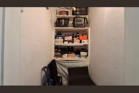 Apartamento à venda com 116m², 2 quartos e sem vaga Apartamento à venda com 116m², 2 quartos e sem vagaDespensa
