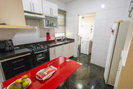 Apartamento para alugar com 102m², 4 quartos e 2 vagas Apartamento para alugar com 102m², 4 quartos e 2 vagascozinha
