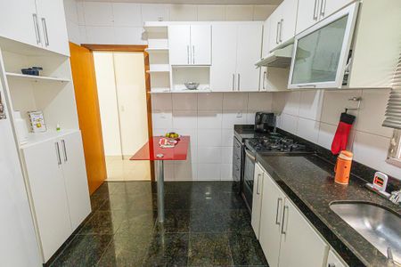Apartamento para alugar com 102m², 4 quartos e 2 vagas Apartamento para alugar com 102m², 4 quartos e 2 vagascozinha