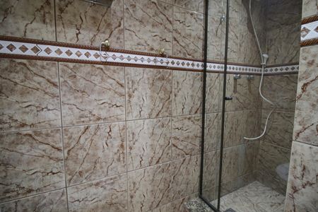 Banheiro de apartamento para alugar com 2 quartos, 56m² em Taquara, Rio de Janeiro