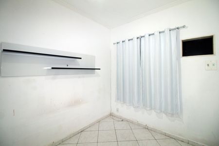 Quarto 1 de casa para alugar com 2 quartos, 55m² em Colégio, Rio de Janeiro