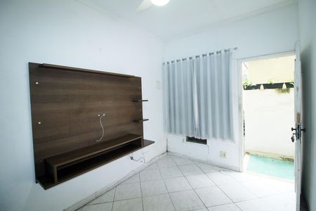 Sala de casa para alugar com 2 quartos, 55m² em Colégio, Rio de Janeiro