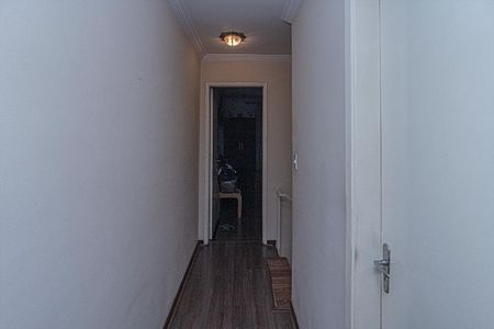 Casa à venda com 142m², 2 quartos e 2 vagas Casa à venda com 142m², 2 quartos e 2 vagascorredor para os cômodos_2