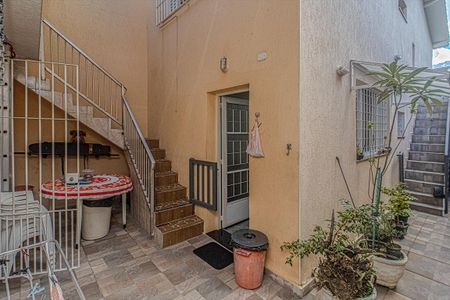 Casa à venda com 142m², 2 quartos e 2 vagas Casa à venda com 142m², 2 quartos e 2 vagasquintal_2