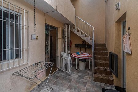 quintal_1 de casa à venda com 2 quartos, 142m² em Parque Fongaro, São Paulo