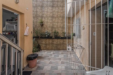 Casa à venda com 142m², 2 quartos e 2 vagas Casa à venda com 142m², 2 quartos e 2 vagasquintal_4