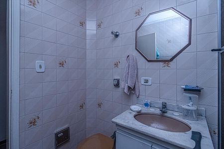 Casa à venda com 142m², 2 quartos e 2 vagas Casa à venda com 142m², 2 quartos e 2 vagasbanheiro social no piso superior_3