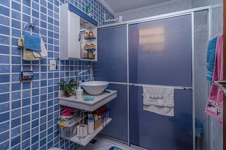 Casa à venda com 142m², 2 quartos e 2 vagas Casa à venda com 142m², 2 quartos e 2 vagasbanheiro social no piso inferior_1