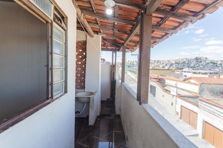 Área de Serviço/Varanda no 2° andar da Casa 2 de casa à venda com 3 quartos, 180m² em Boa Vista, Belo Horizonte