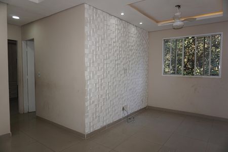 Sala de apartamento para alugar com 2 quartos, 52m² em Jardim Celia, Embu das Artes