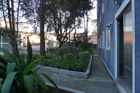 Área comum de apartamento para alugar com 2 quartos, 52m² em Jardim Celia, Embu das Artes