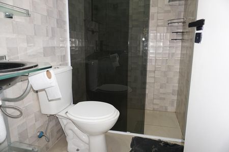 Banheiro de apartamento para alugar com 2 quartos, 52m² em Jardim Celia, Embu das Artes