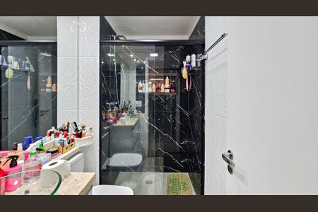 Banheiro de apartamento para alugar com 2 quartos, 55m² em Vila Yara, Osasco