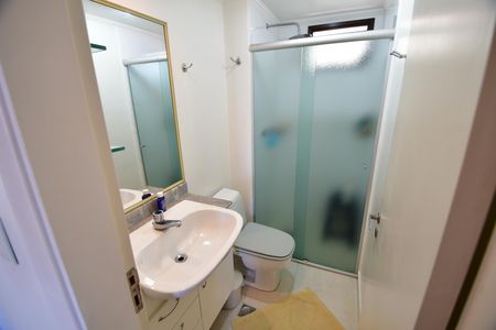 Apartamento à venda com 82m², 3 quartos e 2 vagasBanheiro Social