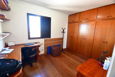 Apartamento à venda com 82m², 3 quartos e 2 vagasQuarto 2