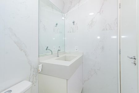 Banheiro de apartamento à venda com 2 quartos, 43m² em Santo Amaro, São Paulo