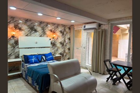 Quarto de casa para alugar com 1 quarto, 75m² em Vila Antonieta, São Paulo