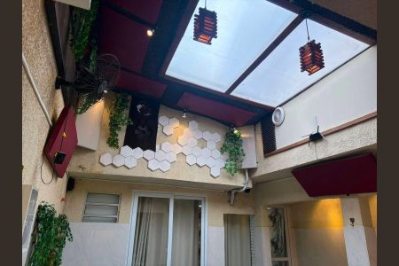 Fachada de casa para alugar com 1 quarto, 75m² em Vila Antonieta, São Paulo