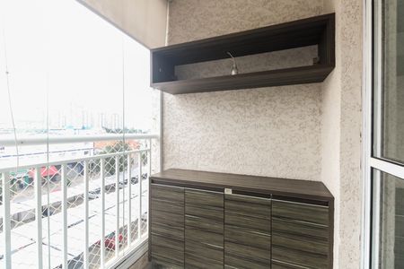 Varanda  de apartamento para alugar com 3 quartos, 67m² em Guaiauna, São Paulo