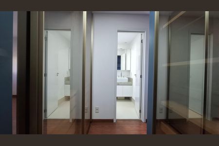 Apartamento para alugar com 123m², 3 quartos e 2 vagas Apartamento para alugar com 123m², 3 quartos e 2 vagasCloset Quarto 1 Suíte