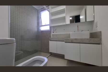 Apartamento para alugar com 123m², 3 quartos e 2 vagas Apartamento para alugar com 123m², 3 quartos e 2 vagasBanheiro Closet Quarto 1 Suíte