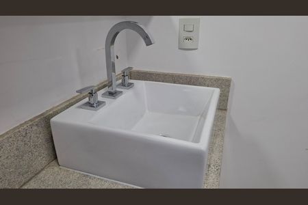 Apartamento para alugar com 123m², 3 quartos e 2 vagas Apartamento para alugar com 123m², 3 quartos e 2 vagasBanheiro Closet Quarto 1 Suíte