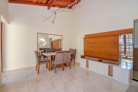 Casa para alugar com 80m², 3 quartos e 2 vagas Casa para alugar com 80m², 3 quartos e 2 vagasSala
